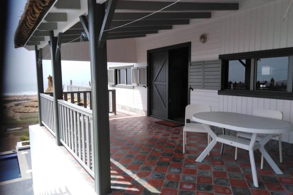 2 Bungalows Avec Vue Sur Mer Et Piscine Partagee الوالدية المظهر الخارجي الصورة